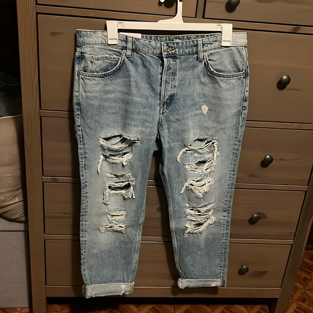 H&M boyfriend low waist distressed jeans